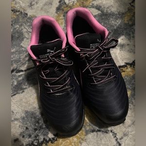 Size 7 women’s composite toe work shoes only worn once.